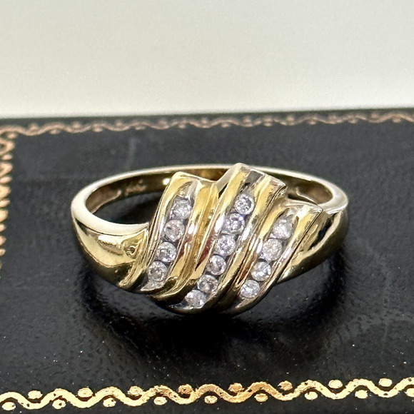 Estate Jewelry - 14K Yellow Gold Natural Diamonds Triple Row Wave Ladies Band Ring Size 10